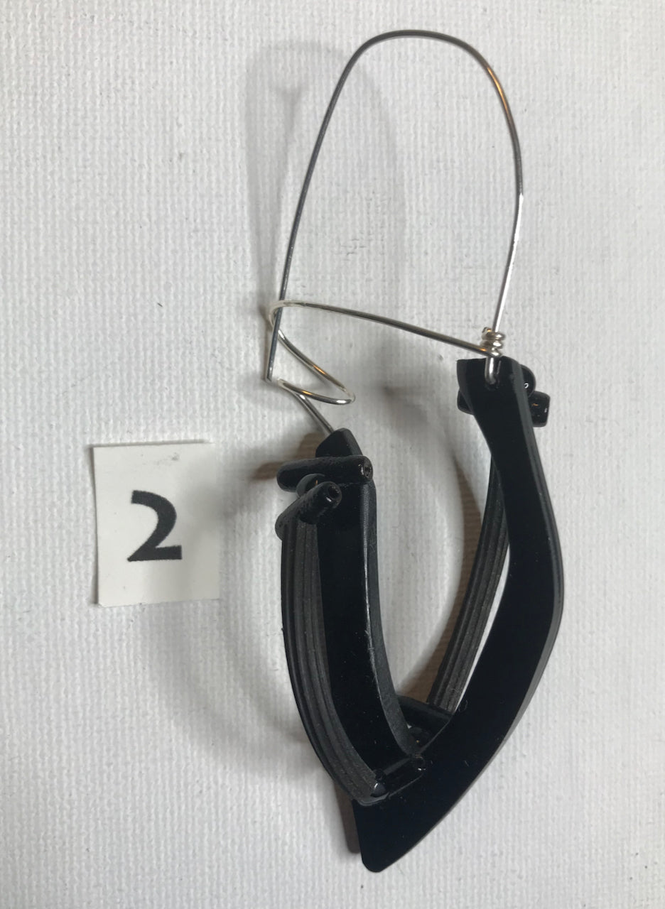 #2 V-Baasket Hoop Earring