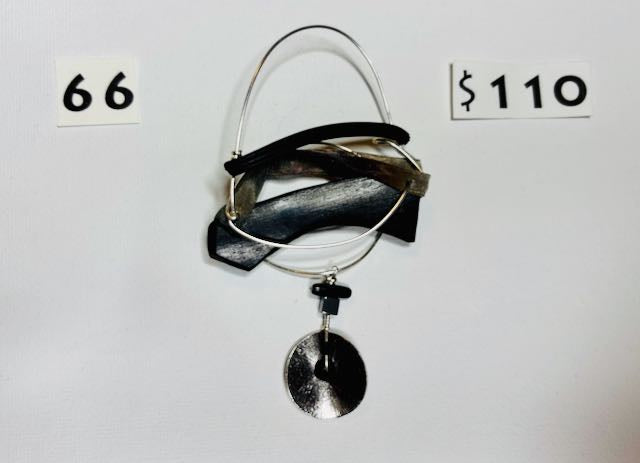 S66 - EARRING
