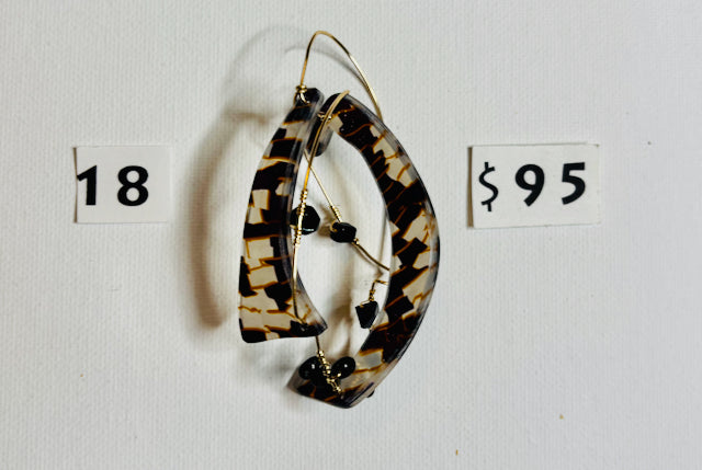 SC 18 - Abstract Hoop EARRING