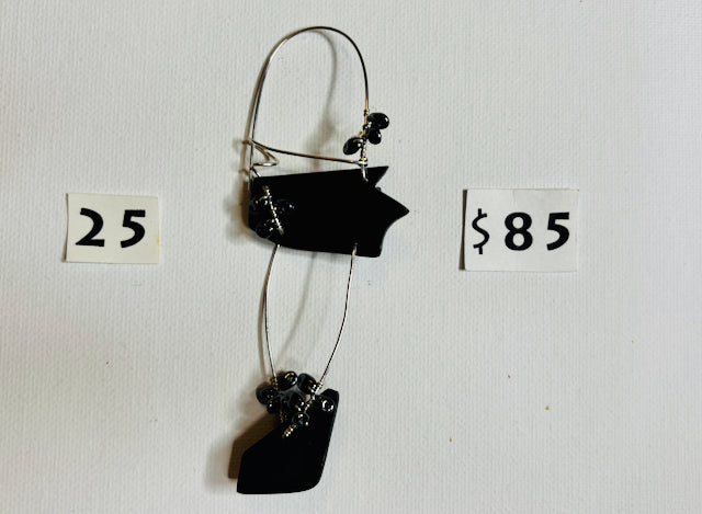 SC 25 - Stylized Hoop EARRING