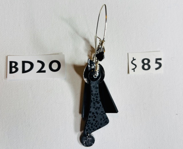 #BD20 -  ABSTRACT DANGLE HOOP